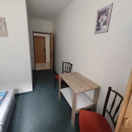 Bouda Jestřábí Černá v Pošumaví